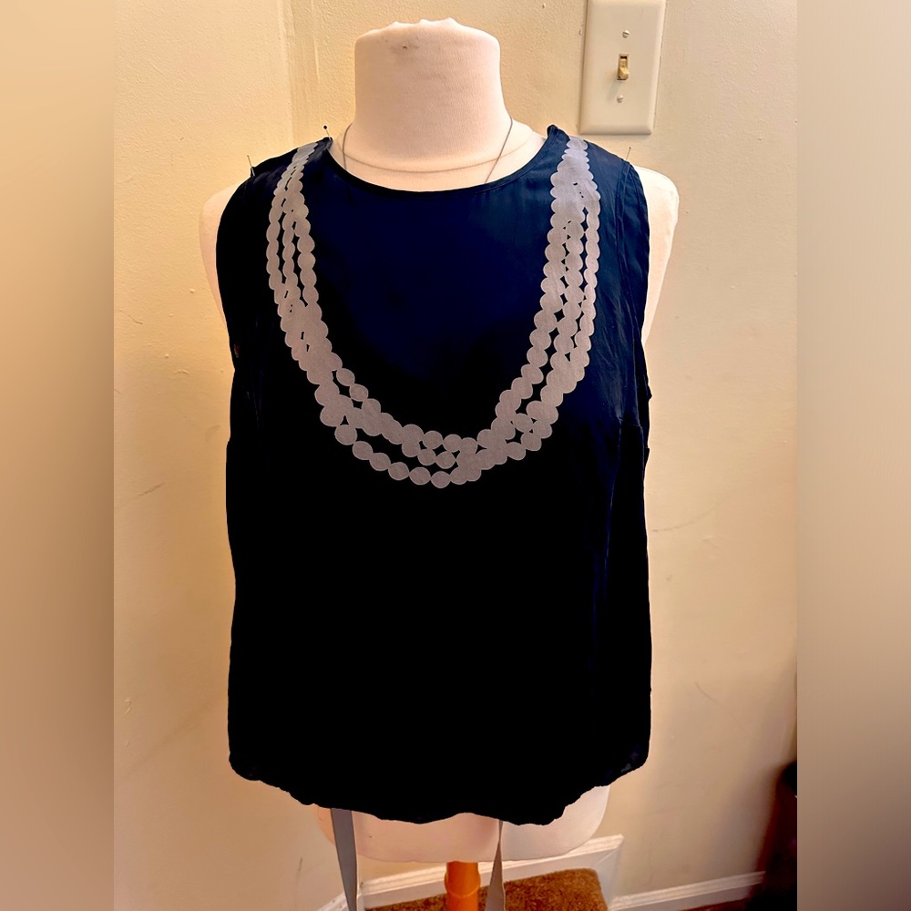 Banana Republic silk tank w/faux pearl print